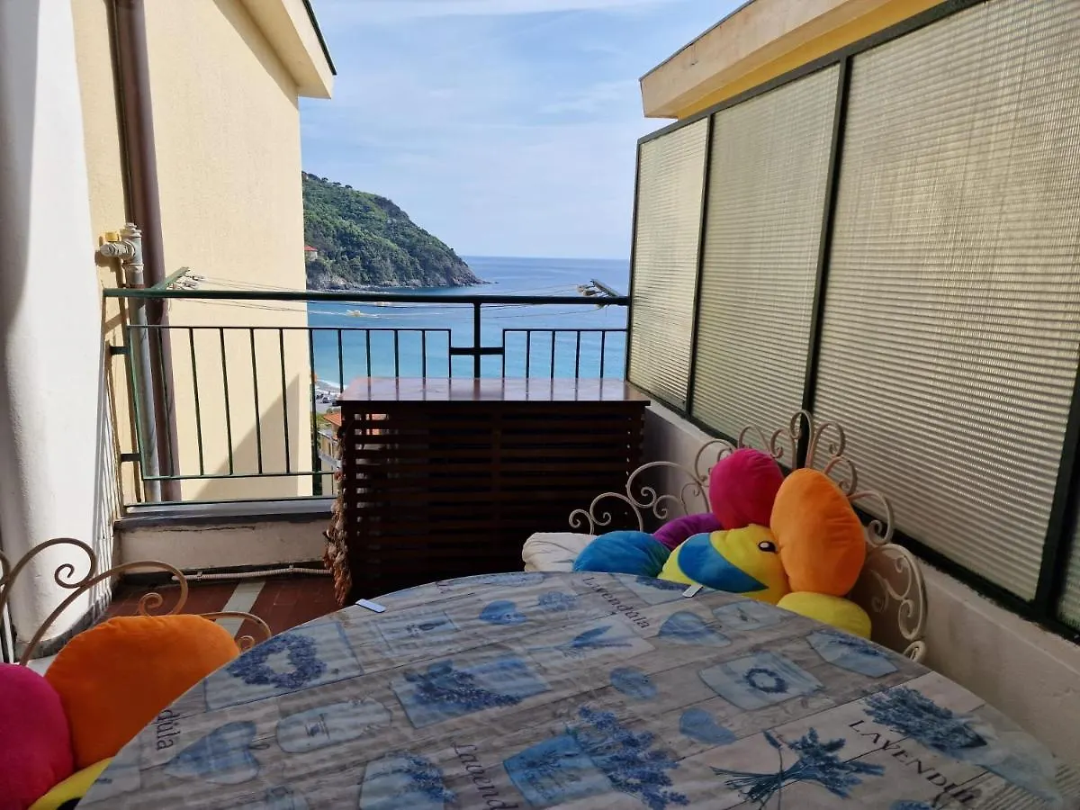 Una Finestra Sul Mare Accanto Alle 5 Terre Levanto Italy